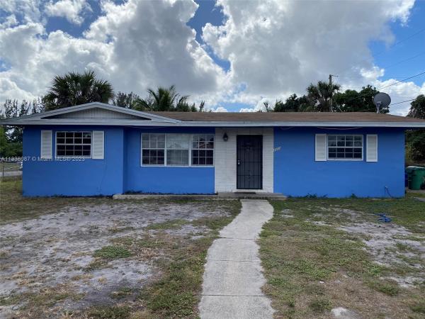 New England Village, 3800 NW 184th St, Miami Gardens, Florida 33055, image 1