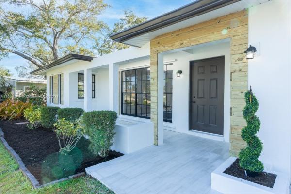 Sandpiper Bay, 1410 SE San Ignacio Ln, Port St. Lucie, Florida 34952, image 2