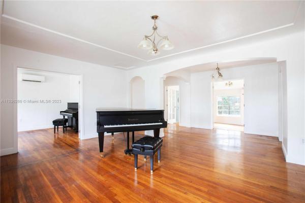 Flagler Street, 26 Veragua Ave, Coral Gables, Florida 33134, image 1
