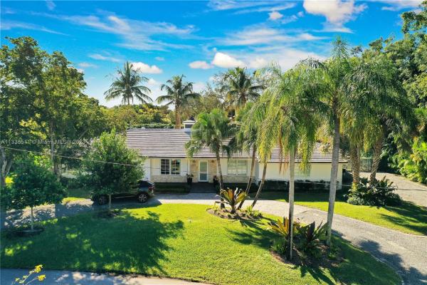 Fairchild Manors, 646 Sierra Cir, Coral Gables, Florida 33156, image 1