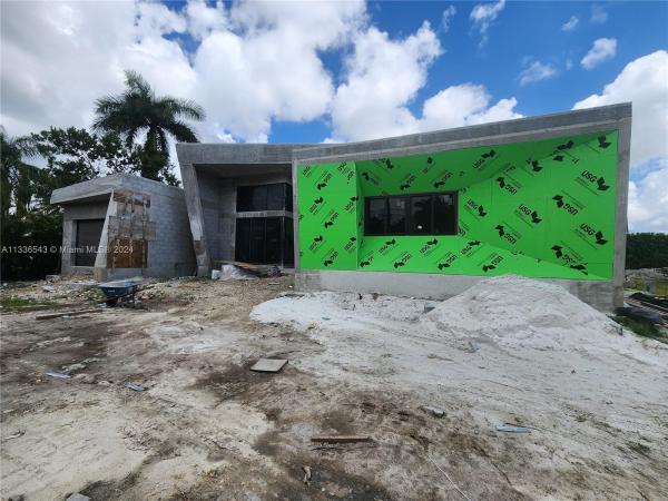 Biscayne Gardens, 55 NW 158th St, Golden Glades, Florida 33169, image 1