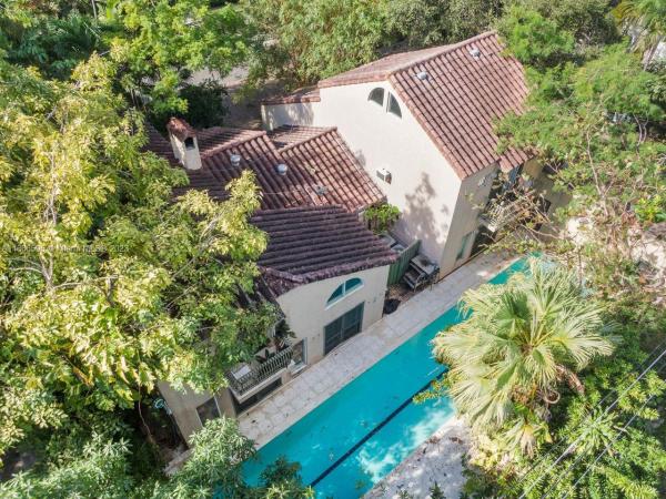Bay Homes, 3625 N Bay Homes Dr, Miami, Florida 33133, image 2
