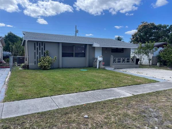 Seaboard Park, 320 NE 174th St, North Miami Beach, Florida 33162, image 1