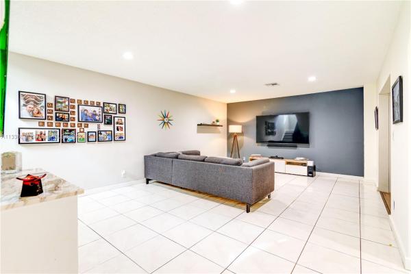 Pineapple Park At Woodmont, 8061 NW 71st Ct #8061, Tamarac, Florida 33321, image 1