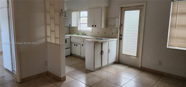 Ritz, 2640 Pierce St #8, Hollywood, Florida 33020, image 1