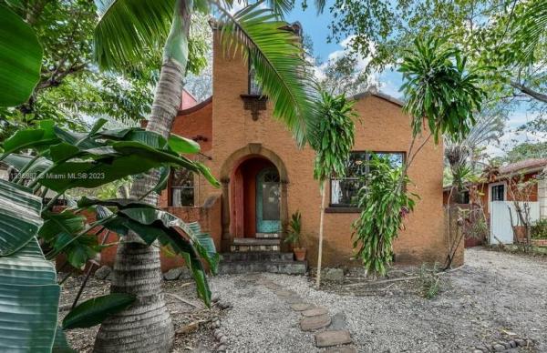 Irons Manor, 1050 NE 134th St, North Miami, Florida 33161, image 1