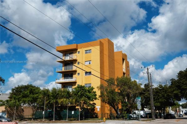 Royal, 1855 SW 1st St #602, Miami, Florida 33135, image 1
