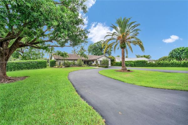 Ivanhoe Estates, 5200 W Saxon Cir, Southwest Ranches, Florida 33331, image 1