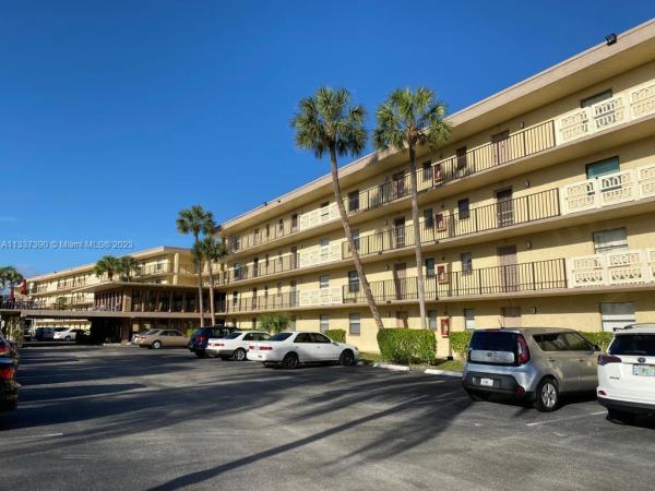 Isle Of Boca Dunes, 9355 SW 8th St #107, Boca Raton, Florida 33428, image 2