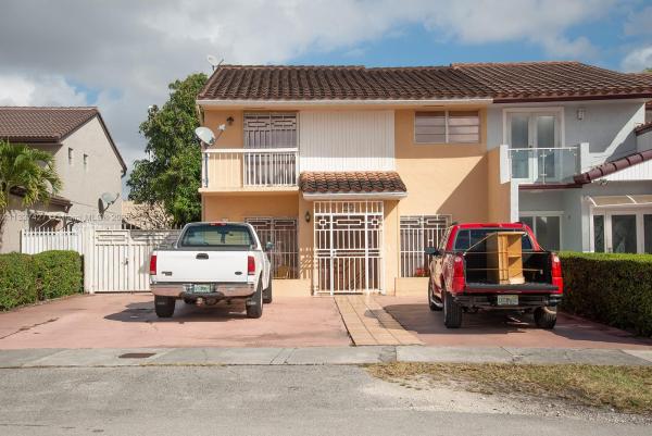 The Villas At International Gardens, 935 SW 118th Ct #C1, Tamiami, Florida 33184, image 1