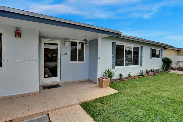 Saratoga Heights, 5545 E 6th Ave, Hialeah, Florida 33013, image 1