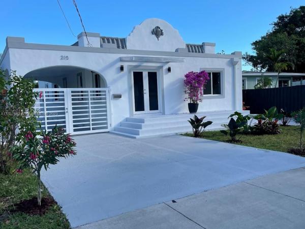 Auburndale, 215 SW 32nd Ct Rd, Miami, Florida 33135, image 1