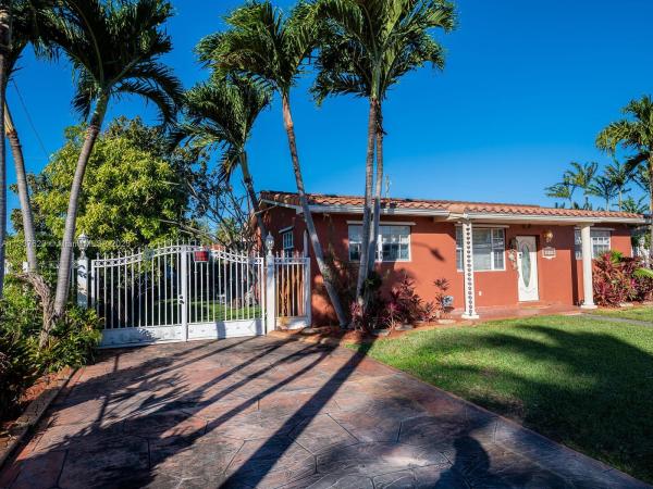 Belle Heather, 2914 SW 103rd Ct, University Park, Florida 33165, image 2