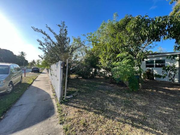 Breezeswept Heights, 535 NE 158th St, Golden Glades, Florida 33162, image 1