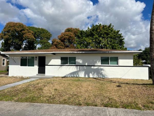 Scott Lake Manor, 1285 NW 172nd Ter, Miami Gardens, Florida 33169, image 2