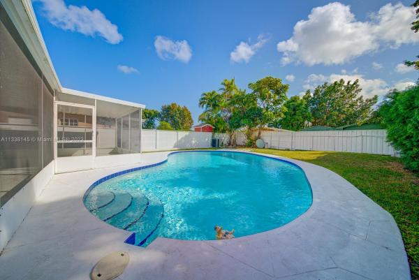 Coral Villas, 6550 SW 26th St, Coral Terrace, Florida 33155, image 2