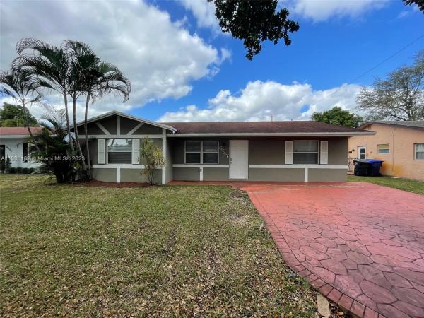 Linwood Gardens, 6447 Pershing St, Hollywood, Florida 33024, image 1