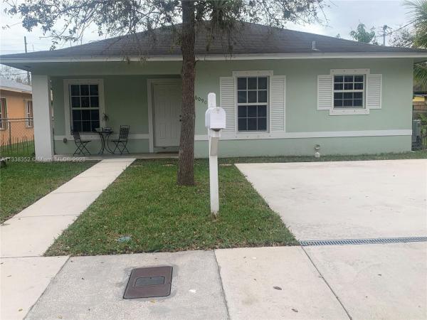 Franklin, 6090 SW 63rd St, South Miami, Florida 33143, image 1