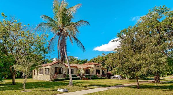 Granada, 902 S Greenway Dr, Coral Gables, Florida 33134, image 2