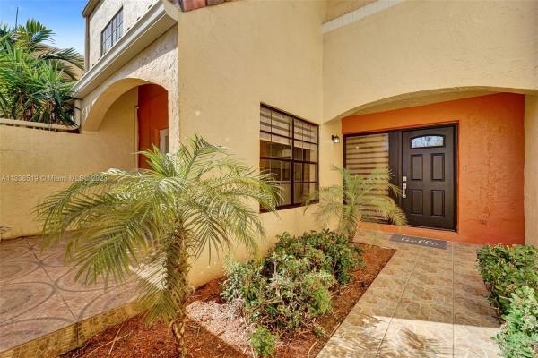 Mariner Village Townhouses, 20940 Bay Ct #336-3, Aventura, Florida 33180, image 2