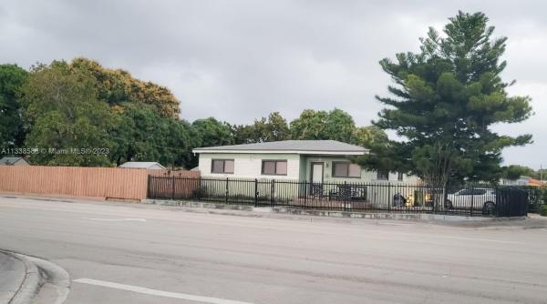 Industrial Center, 791 W 34th St, Hialeah, Florida 33012, image 1