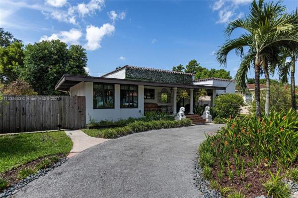 Country Club Estates, 58 Glendale Dr, Miami Springs, Florida 33166, image 2