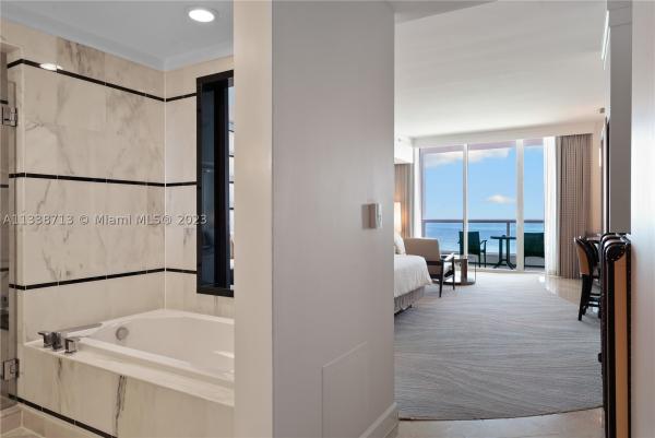 Sorrento Tower, 4391 Collins Ave #1911, Miami Beach, Florida 33140, image 1
