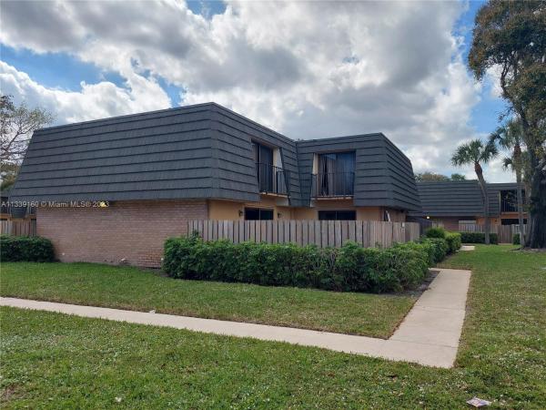 Village Of Sandalwood Lakes, 3707 37th Way, West Palm Beach, Florida 33407, image 2