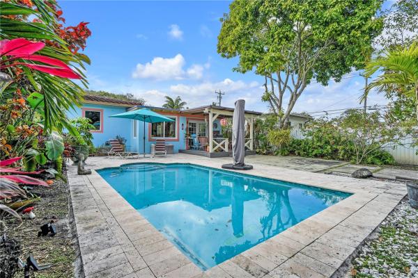 Country Club Estates, 333 South Dr, Miami Springs, Florida 33166, image 2