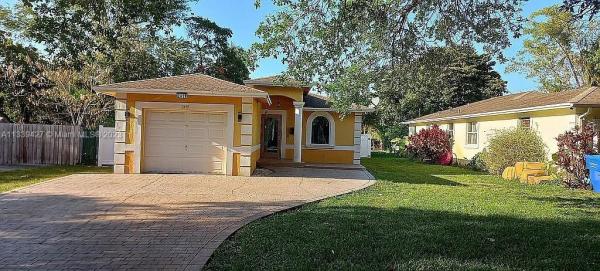 Hollywood Little Ranches, 2419 Washington St, Hollywood, Florida 33020, image 2