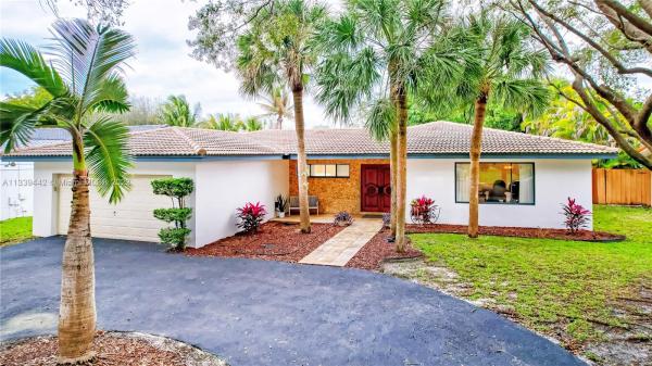 Lake Glenn Ellen, 8525 Menteith Ter, Miami Lakes, Florida 33016, image 1