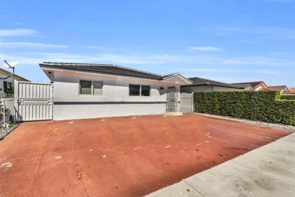 Robles Gardens, 2449 W 71st Pl, Hialeah, Florida 33016, image 1