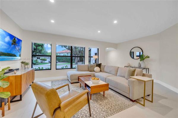 Granada, 1520 Capri St, Coral Gables, Florida 33134, image 2