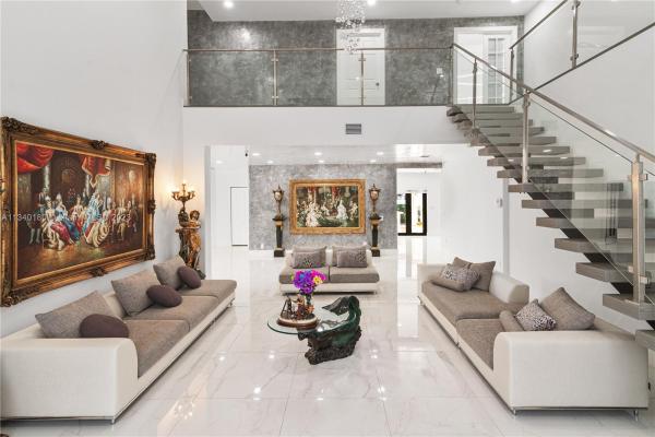 Royal Oaks, 8450 NW 169th Ter, Miami Lakes, Florida 33016, image 2