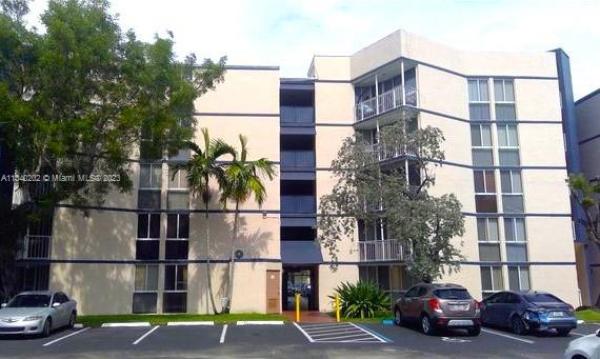Las Brisas Country Club Of Miami, 7075 NW 186th St #C106, Country Club, Florida 33015, image 1