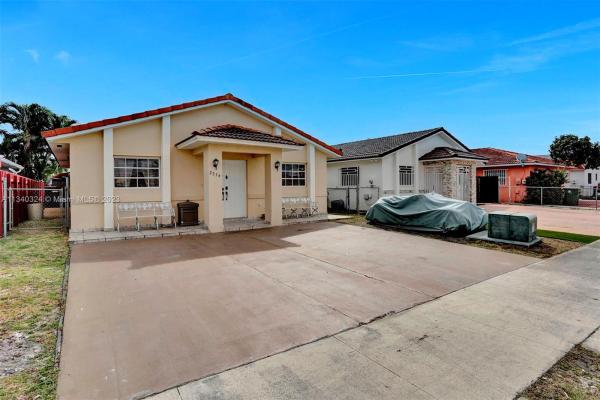 Robles Gardens, 2574 W 71st Pl, Hialeah, Florida 33016, image 1