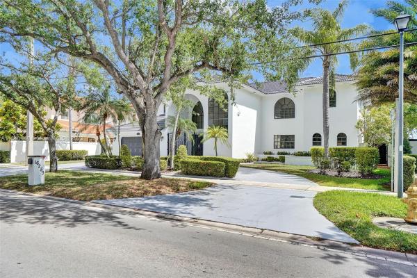 Royal Oaks, 16253 NW 82nd Ave, Miami Lakes, Florida 33016, image 2