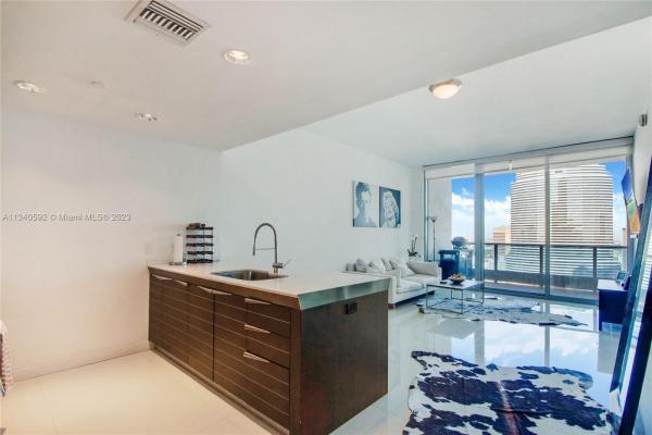 Epic Hotel & Residences, 200 Biscayne Boulevard Way #4410, Miami, Florida 33131, image 2