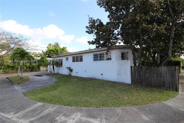 Coral Way Village, 3051 SW 84th Ct, Westchester, Florida 33155, image 1