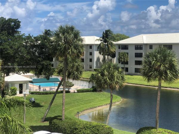 Whitehall At Camino Real, 6109 Balboa Cir #101, Boca Raton, Florida 33433, image 2