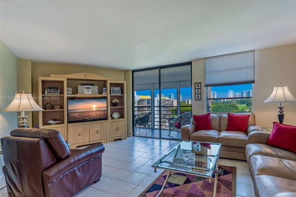 Biscaya, 20400 W Country Club Dr #811, Aventura, Florida 33180, image 1