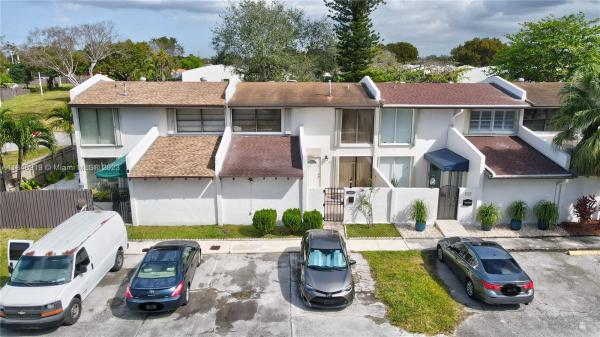 Snapper Creek Townhouses, 11155 SW 70th Ter, Kendall, Florida 33173, image 2