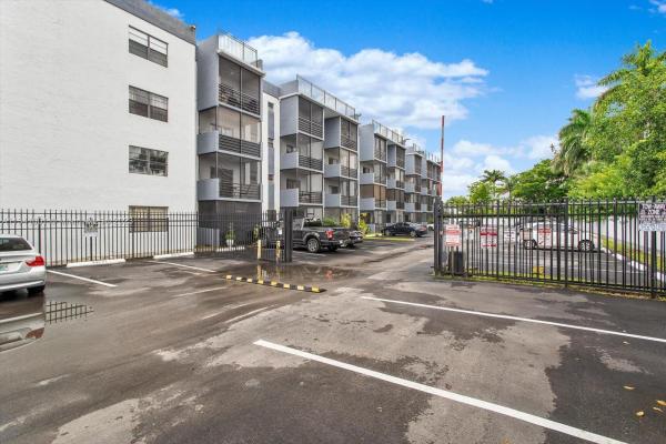 Brookview, 13500 NE 3rd Ct #325, North Miami, Florida 33161, image 1