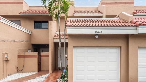 Las Palmas Townhomes At Pembroke Lakes South, 1650 SW 120th Ter, Pembroke Pines, Florida 33025, image 1
