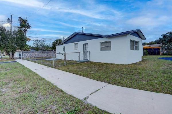 Andrew Manor Estates, 999 NW 201st St, Miami Gardens, Florida 33169, image 1