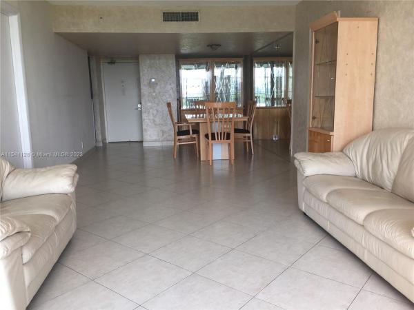 Coronado Tower 1, 20335 W Country Club Dr #702, Aventura, Florida 33180, image 2