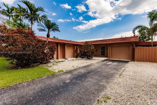 Bel Aire, 18721 SW 92nd Ct, Cutler Bay, Florida 33157, image 2