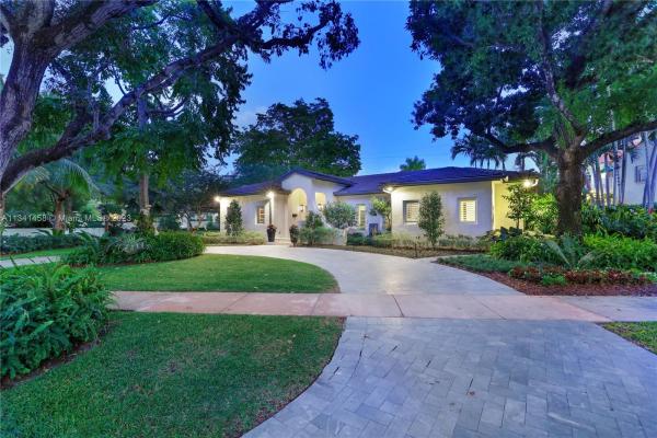 Coral Gables Country Club, 3905 Durango St, Coral Gables, Florida 33134, image 2