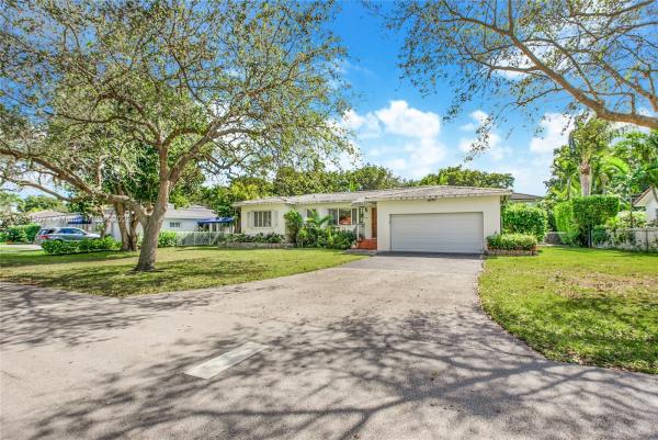 Coral Gables Country Club, 1526 Palancia Ave, Coral Gables, Florida 33146, image 2