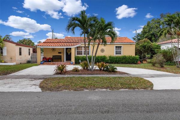 Country Club Estates, 281 Lafayette Dr, Miami Springs, Florida 33166, image 2
